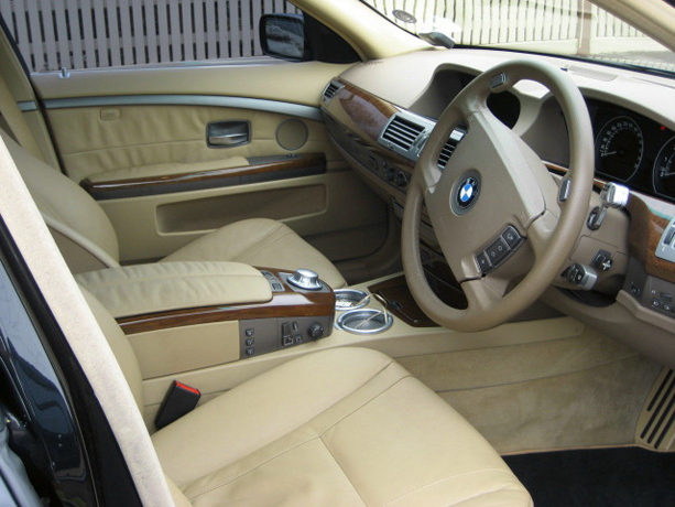 BMW 7 Series photo