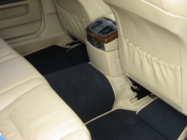 BMW 7 Series photo