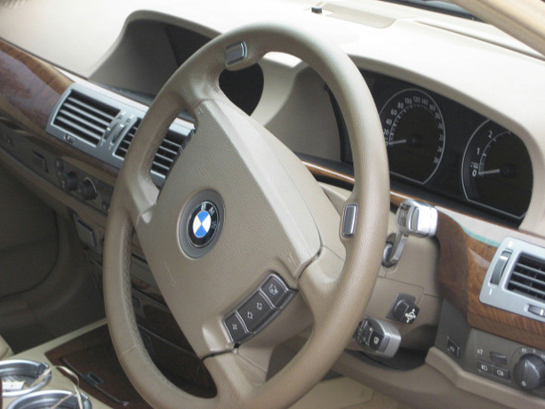 BMW 7 Series photo