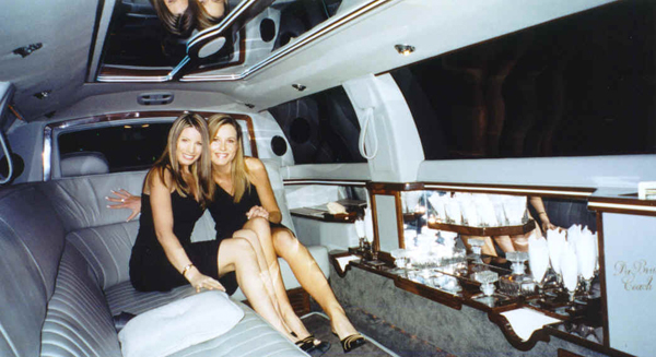 10-11 seater limousine photo